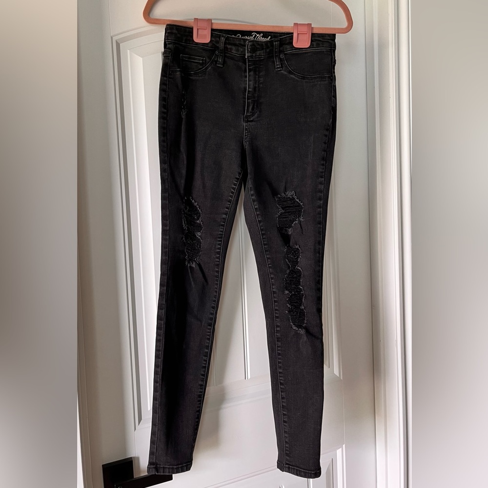 Universal Thread Distressed Skinny Jeans